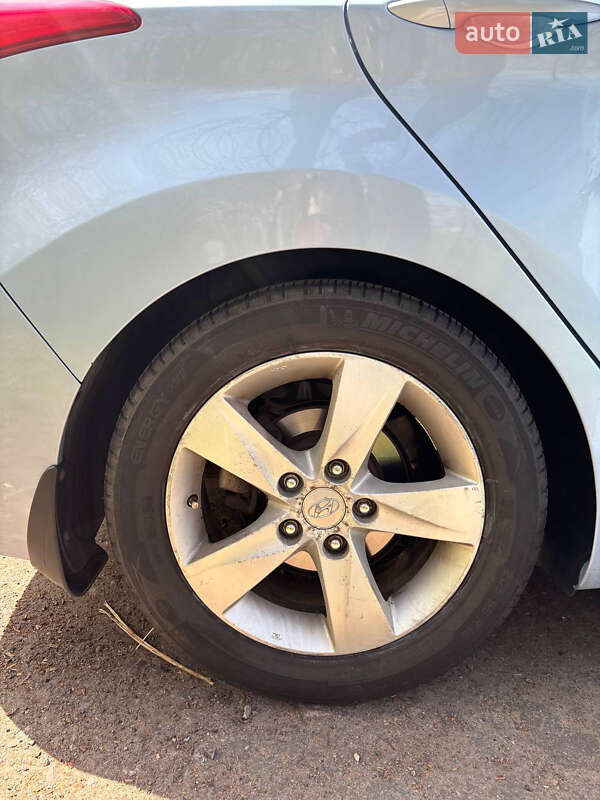 Седан Hyundai Elantra 2013 в Киеве