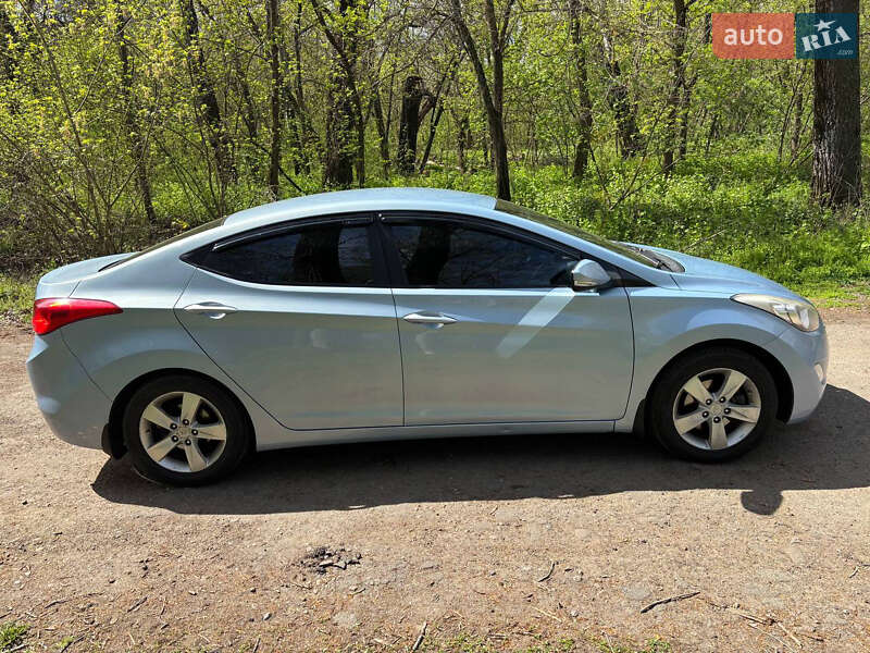 Седан Hyundai Elantra 2013 в Киеве