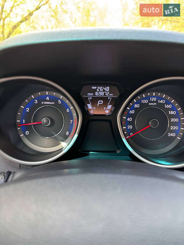 Седан Hyundai Elantra 2013 в Киеве