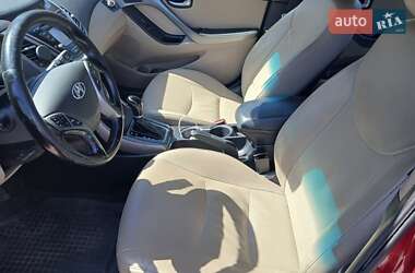 Седан Hyundai Elantra 2015 в 