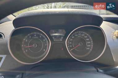 Седан Hyundai Elantra 2012 в 
