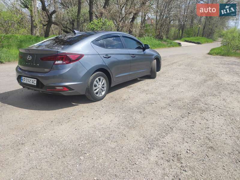 Hyundai Elantra 2019
