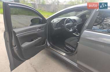 Седан Hyundai Elantra 2019 в 