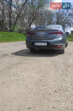 Седан Hyundai Elantra 2019 в 