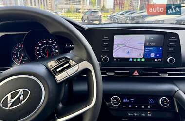 Седан Hyundai Elantra 2022 в 