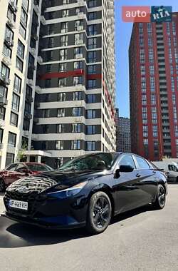 Седан Hyundai Elantra 2022 в 