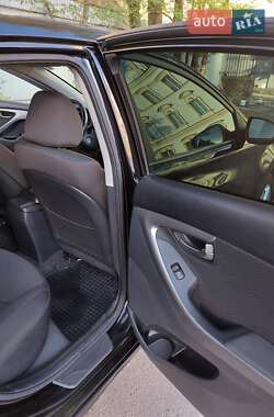 Седан Hyundai Elantra 2013 в 