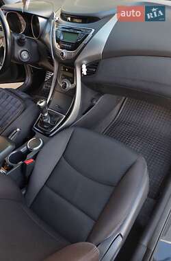 Седан Hyundai Elantra 2013 в 