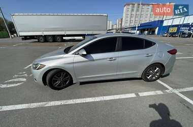 Седан Hyundai Elantra 2016 в Киеве