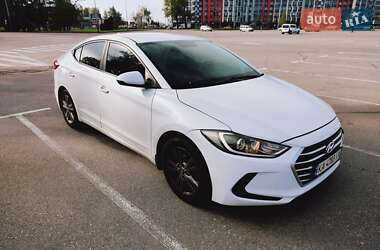Седан Hyundai Elantra 2017 в Киеве