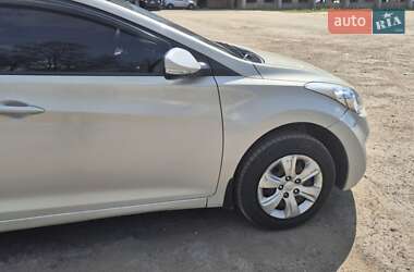 Седан Hyundai Elantra 2012 в 