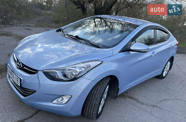 Седан Hyundai Elantra 2013 в Горішніх Плавнях
