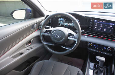 Седан Hyundai Elantra 2021 в 