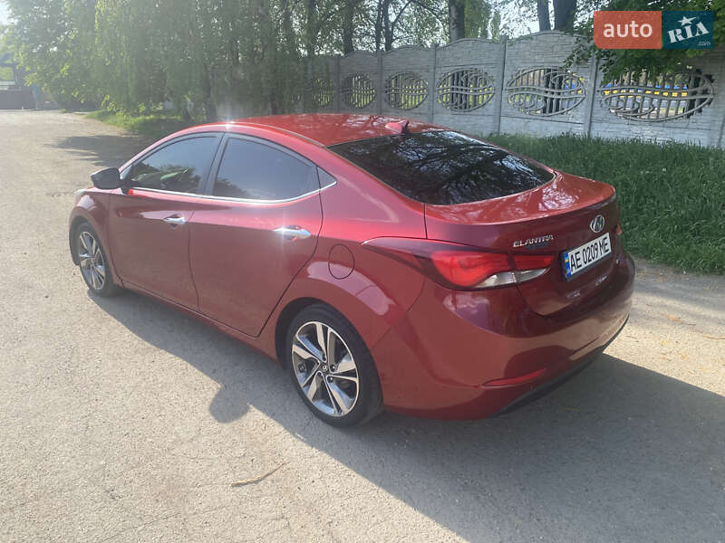 Седан Hyundai Elantra 2014 в Днепре