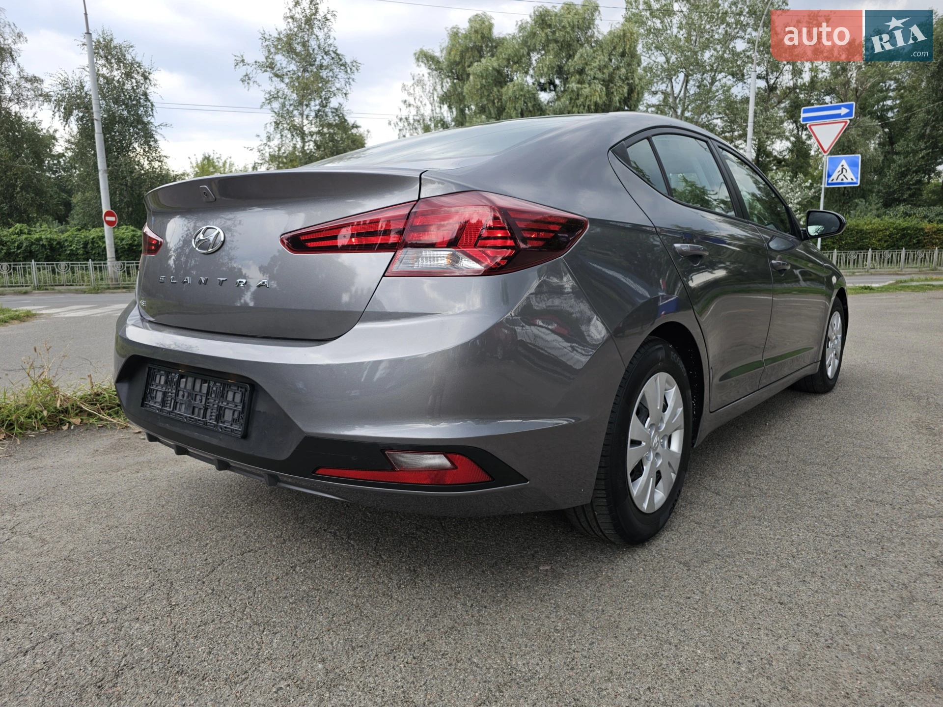 2019 Hyundai Elantra - мініатюра 5