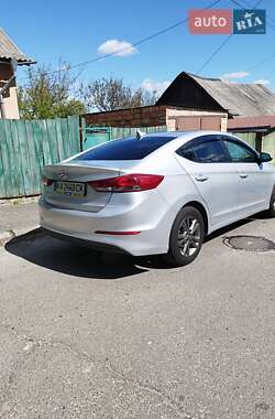 Седан Hyundai Elantra 2018 в 