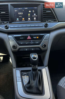 Седан Hyundai Elantra 2017 в 