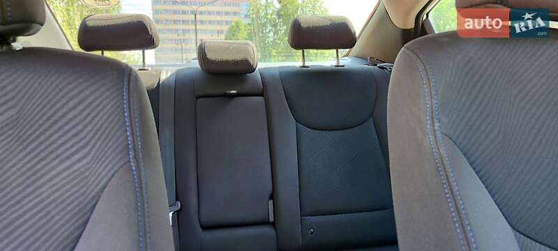 Седан Hyundai Elantra 2012 в Киеве