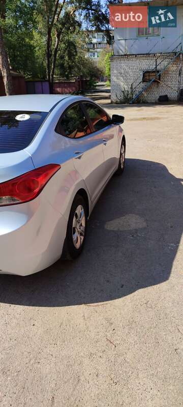 Седан Hyundai Elantra 2012 в Киеве