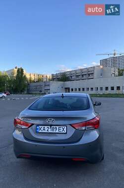 Седан Hyundai Elantra 2011 в 