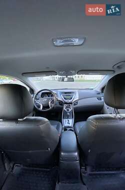 Седан Hyundai Elantra 2011 в 