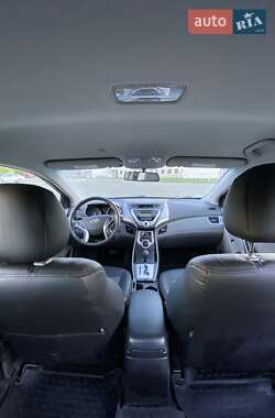 Седан Hyundai Elantra 2011 в 