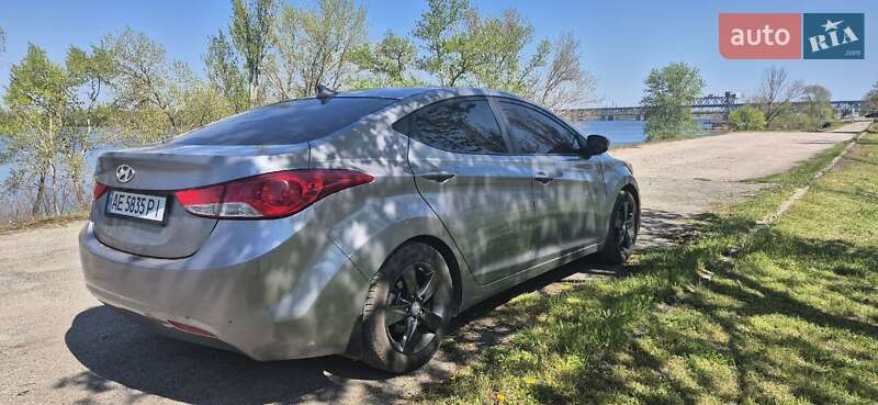 Седан Hyundai Elantra 2013 в Дніпрі