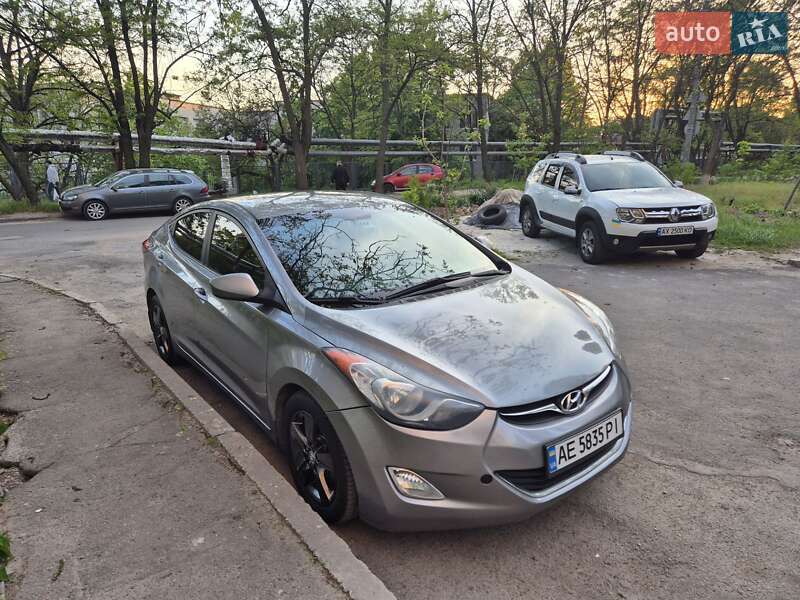 Седан Hyundai Elantra 2013 в Дніпрі