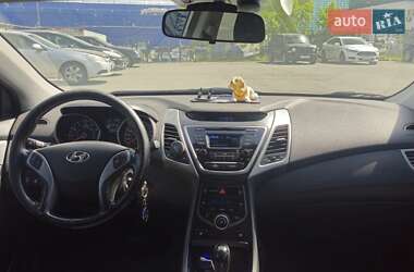 Седан Hyundai Elantra 2015 в 