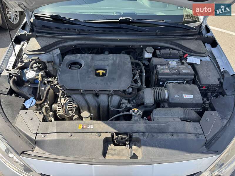 Седан Hyundai Elantra 2018 в Одесі