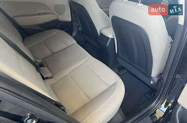 Седан Hyundai Elantra 2019 в 