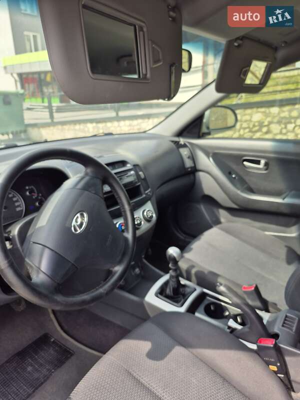 Седан Hyundai Elantra 2008 в Тернополі