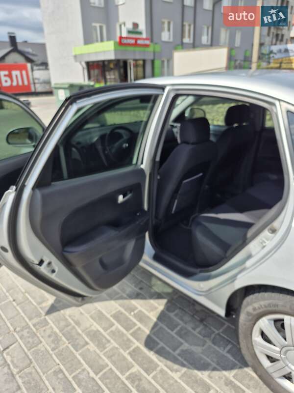 Седан Hyundai Elantra 2008 в Тернополі