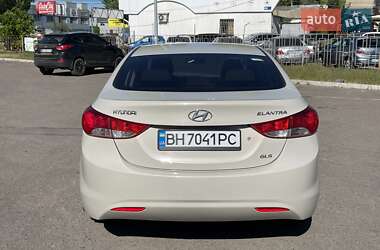 Седан Hyundai Elantra 2012 в 