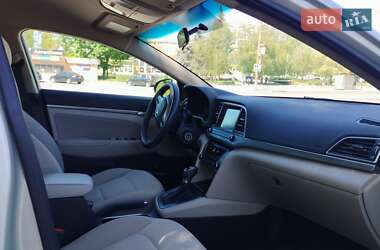Седан Hyundai Elantra 2018 в 