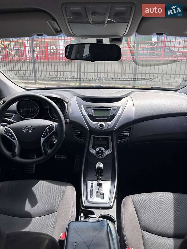 Седан Hyundai Elantra 2012 в Києві