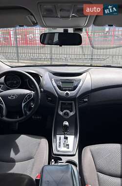 Седан Hyundai Elantra 2012 в 