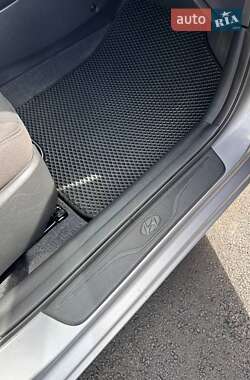 Седан Hyundai Elantra 2012 в 