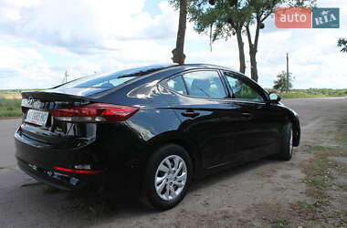Седан Hyundai Elantra 2018 в 