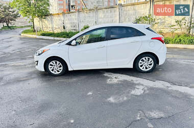 Хетчбек Hyundai Elantra 2015 в 