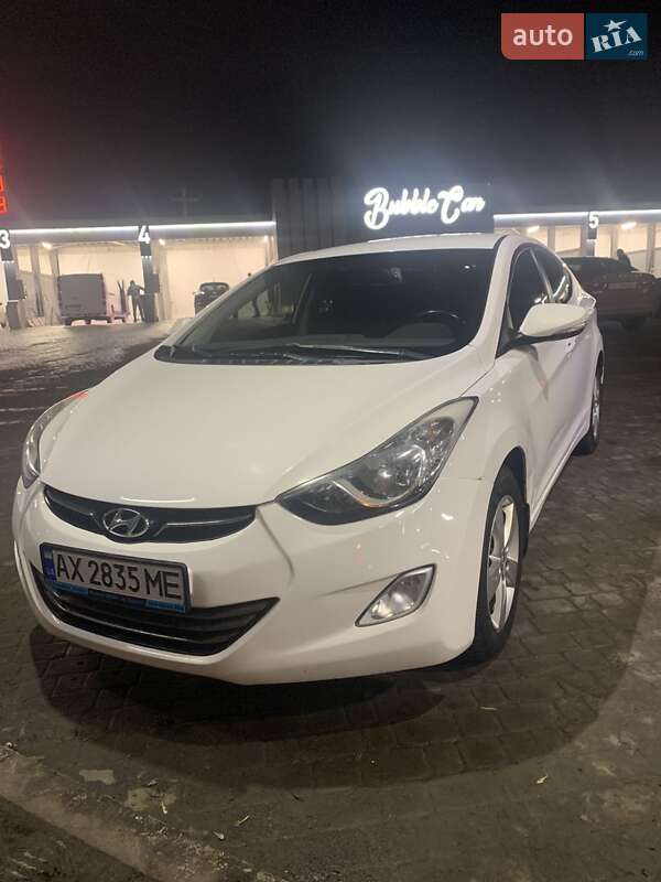 Седан Hyundai Elantra 2012 в 