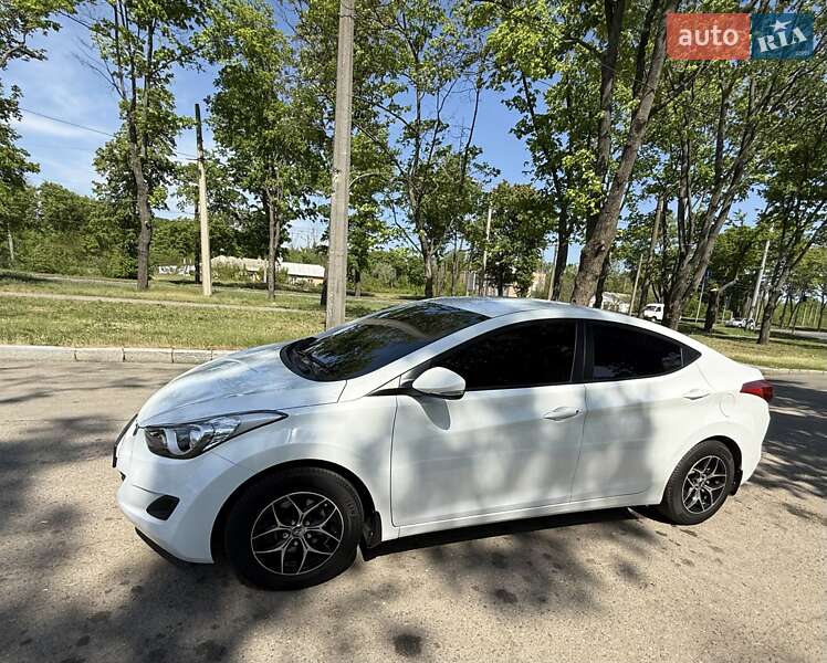 Седан Hyundai Elantra 2013 в 