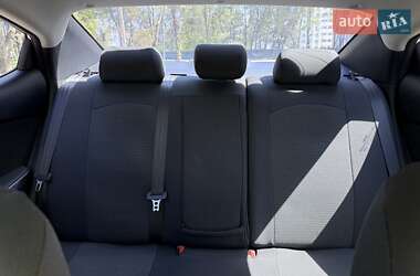 Седан Hyundai Elantra 2013 в 