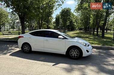 Седан Hyundai Elantra 2013 в 