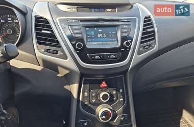 Седан Hyundai Elantra 2014 в 