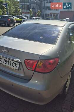 Седан Hyundai Elantra 2011 в 