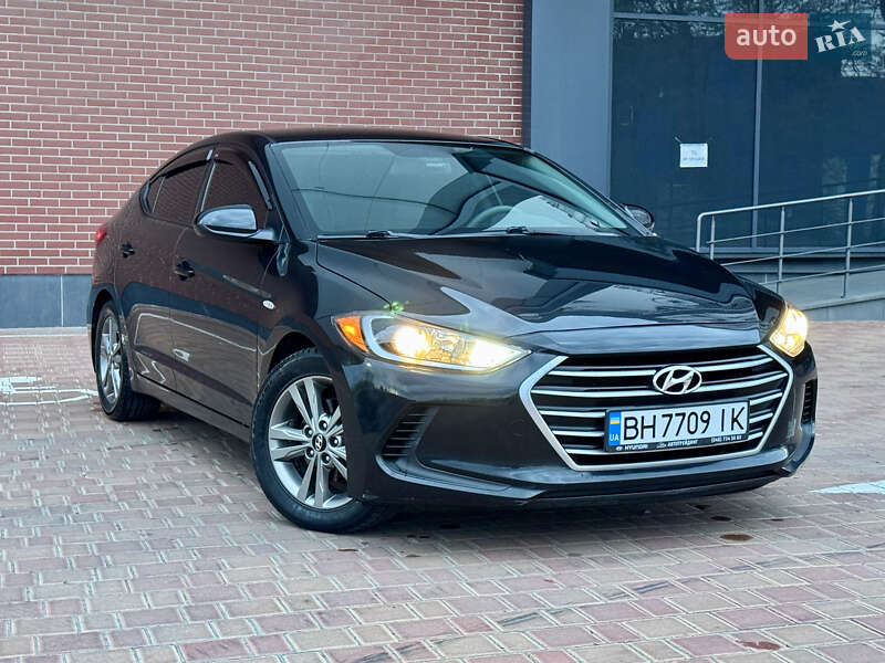 Hyundai Elantra 2016
