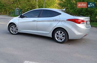 Седан Hyundai Elantra 2013 в 