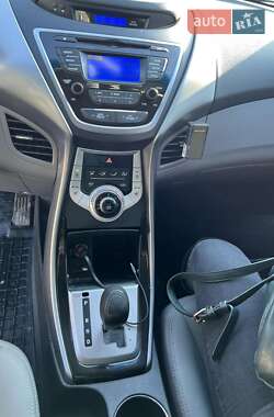 Седан Hyundai Elantra 2013 в 