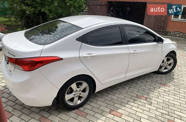 Седан Hyundai Elantra 2012 в 